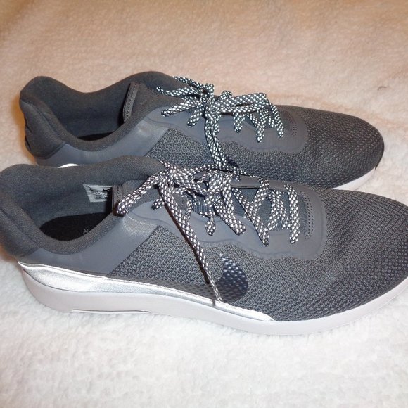 Nike Air Men\'s Sneakers 844876-004 Size 11 main image 11